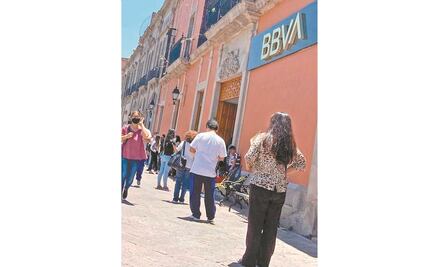 Caen 33.8% ganancias de bancos a octubre