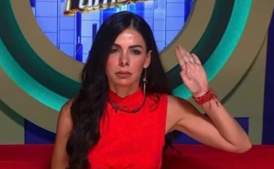 Vanessa Arias hace la señal internacional de auxilio (Signal for Help) dentro de "La casa de los famosos".