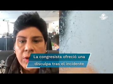 Congresista olvida apagar su cámara y aparece bañándose en plena sesión