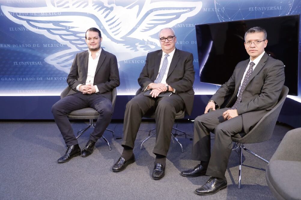 Luis Rossano, del Consejo Empresarial Mexicano de Comercio Exterior; Gustavo Uruchurtu, del equipo negociador en 1994, y Alberto Jiménez, de la Secretaría de Economía, participaron en la mesa de análisis de EL UNIVERSAL (IVÁN STEPHENS. EL UNIVERSAL)