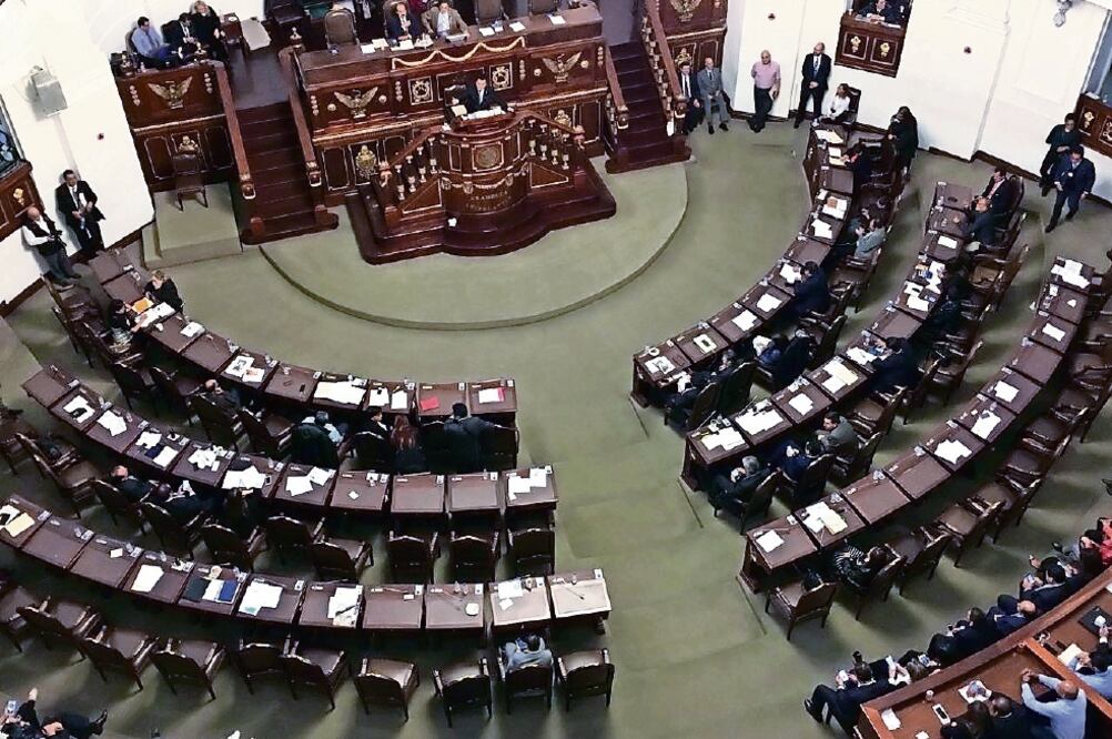 De acuerdo con el diputado Luis Gerardo Quijano, pegaría bastante hacer pública la inasistencia de un diputado porque sería la “nota del día”. (FOTO: ARCHIVO EL UNIVERSAL)