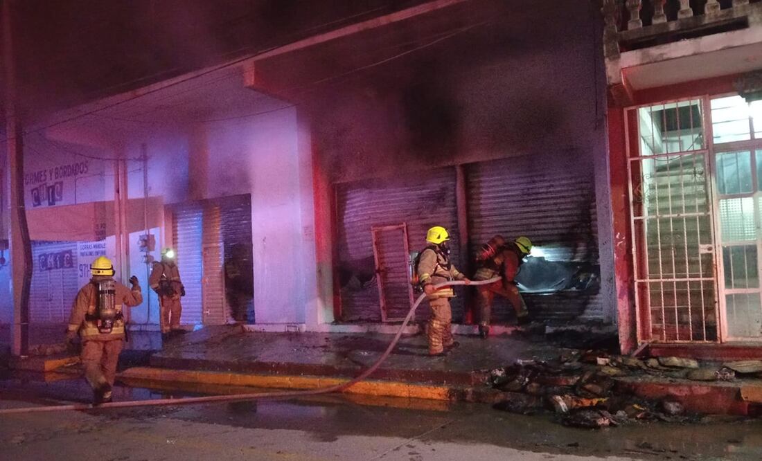 Incendian local comercial en el municipio de Juchitán de Zaragoza, Oaxaca Foto: Especial