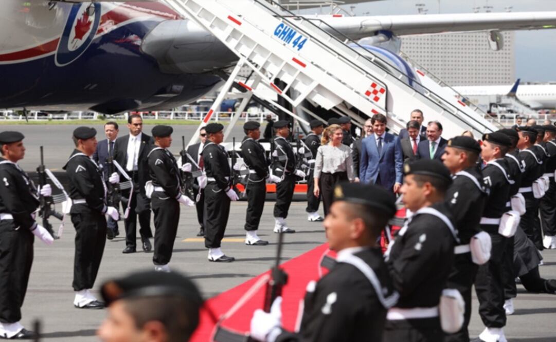 “Hello Mexico City! Sophie and I are honoured by your warm welcome and looking forward to our visit” - Photo: Taken from Justin Trudeau Twitter account