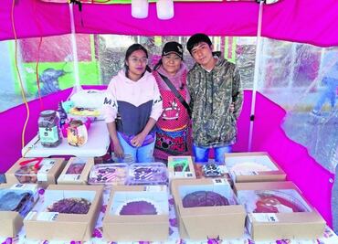 Emprende en la reventa de pasteles del Costco y sale de la depresión