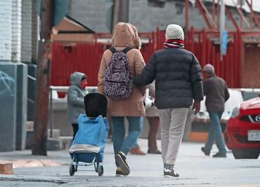 Enfrentan migrantes bajas temperaturas