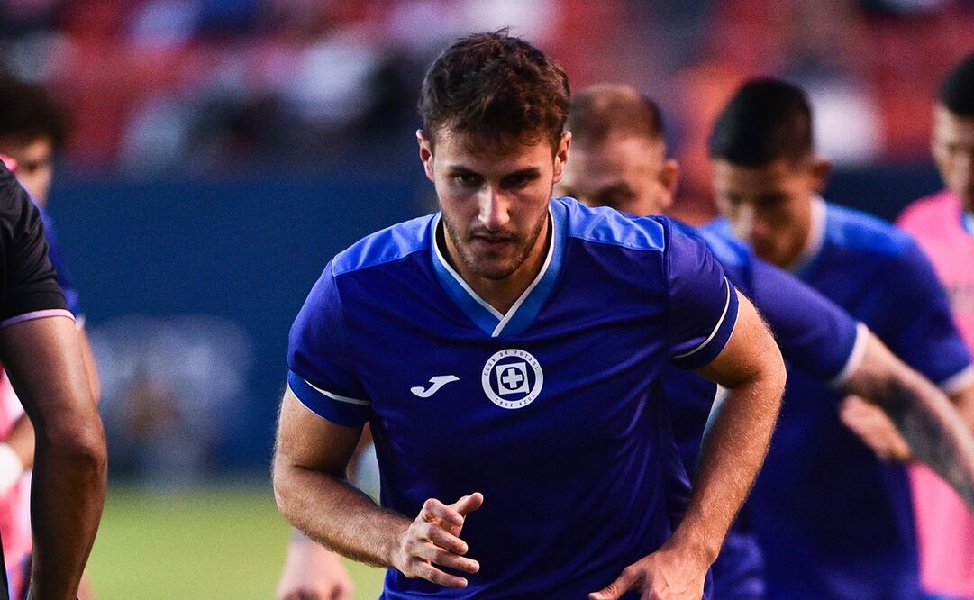 Santiago Giménez en su último partido con Cruz Azul - FOTO: Imago7