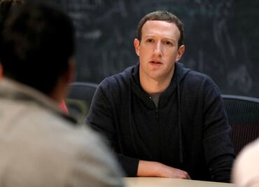 Zuckerberg rechaza hablar ante Parlamento británico por filtración de datos