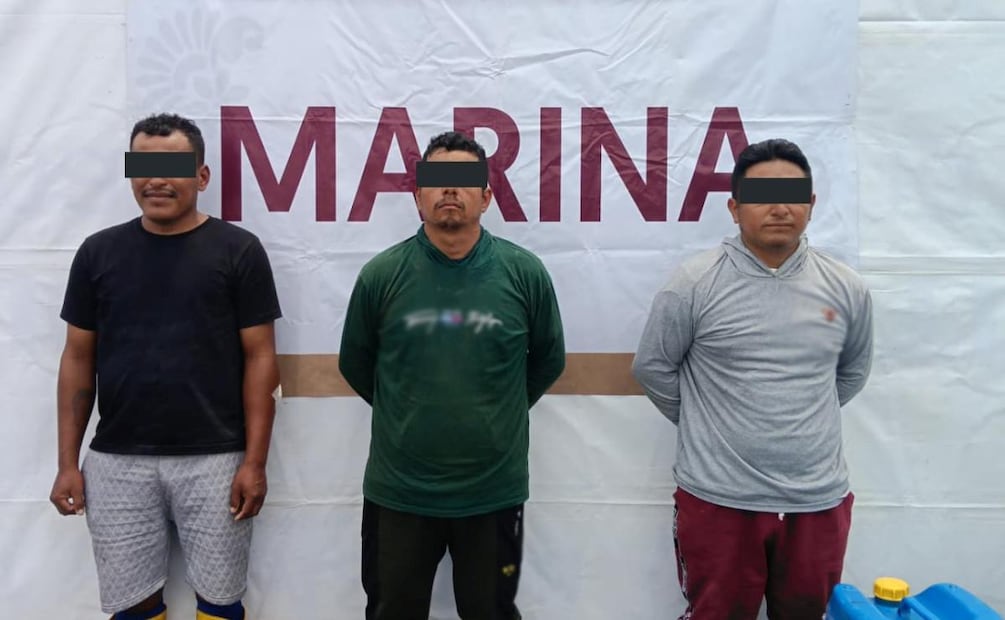 Semar asegura al suroeste de Chiapas una embarcación con más de una tonelada de cocaína y detiene a tres hombres (28/07/2026). Foto: Especial