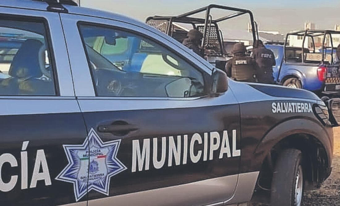 Elementos de la policía municipal y estatal resguardaron la vivienda donde se realizó el ataque. Foto Especial