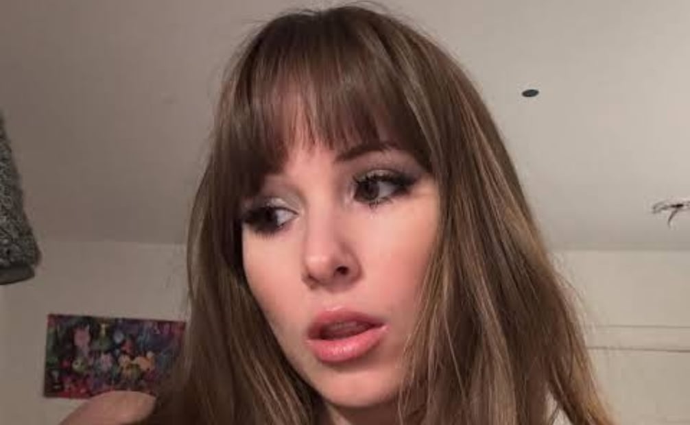 Valentina Vapaux, influencer, poeta y periodista.