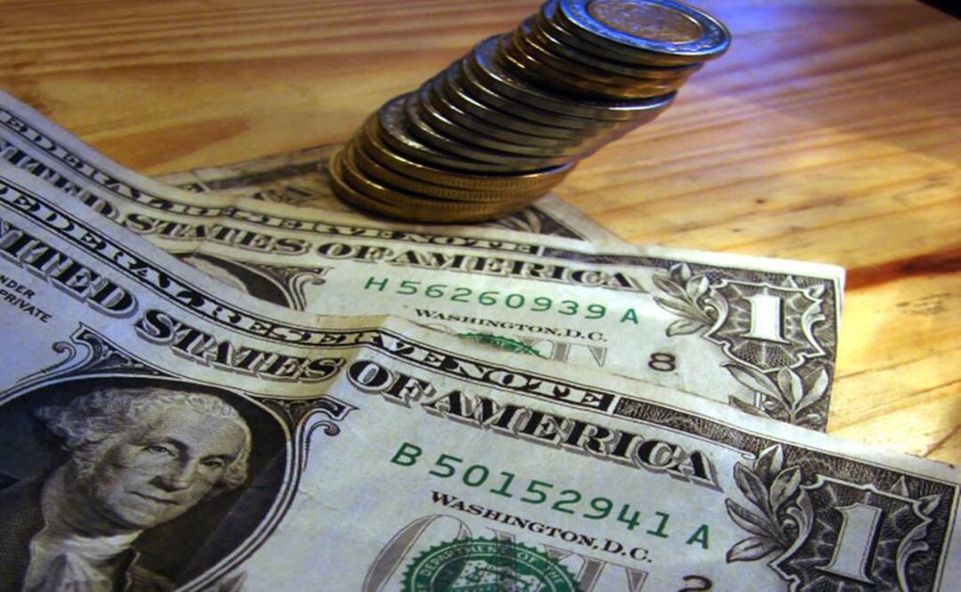 El IMEF revisó sus expectativas económicas, en las que destaca un tipo de cambio que podría rebasar los 20 pesos por dólar, además elevó su estimado para la cotización de fin de año al pasar de 17.90 a 18.10 pesos por dólar. Foto: Archivo/ EL UNIVERSAL