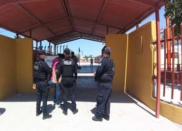 Hombres cierran con candados y cadenas escuela y privan de la libertad a votantes en Tamaulipas