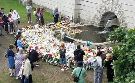 Todos los rincones de Reino Unido se convierten en centros de homenaje para la reina Isabel II