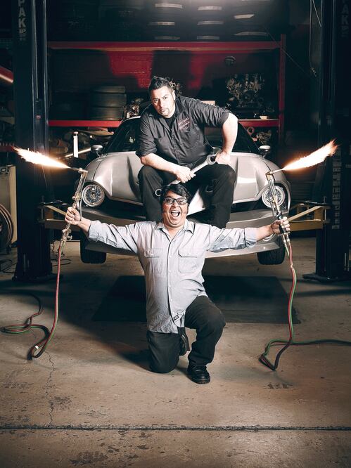 Todo sirve para los conductores del programa, quienes pueden convertir carcachas en joyas del automovilismo (HISTORY CHANNEL)