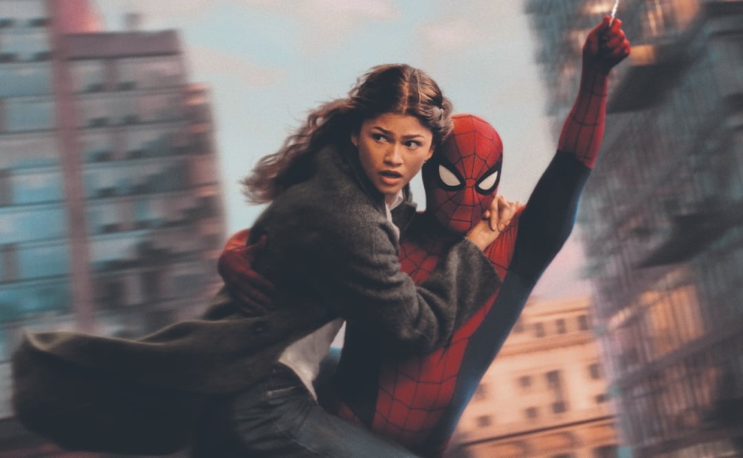 MJ (Zendaya) se balancea por la ciudad junto a Spider-Man. Foto: Jay Maidment