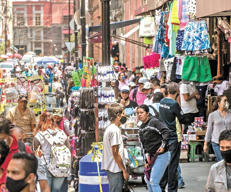 El dictamen que pretende aprobar el Congreso esta semana y que prohíbe el comercio en el espacio público de toda la Ciudad afectaría el ingreso de miles de familias, argumentaron comerciantes. Foto: ARCHIVO EL UNIVERSAL