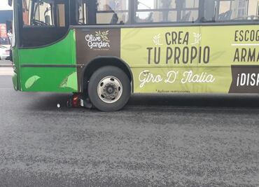 Conductor de camión de pasajeros atropella a tres personas en la Guerrero