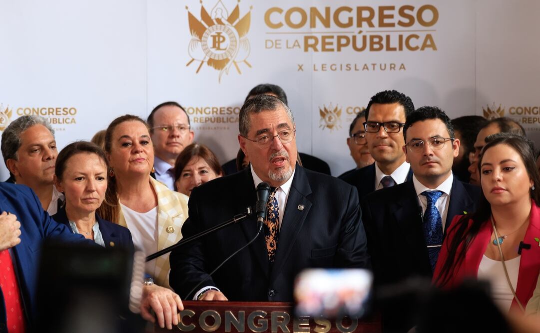 El presidente de Guatemala, Bernardo Arévalo de León, presentó en el Congreso una reforma de ley para poder remover a la fiscal general y jefa del Ministerio Público, Consuelo Porras Argueta, cuyo periodo culmina oficialmente en 2026. Foto: EFE