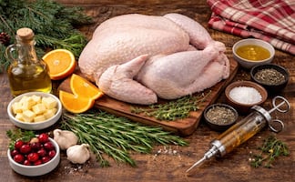 Para qué sirve inyectar el pavo antes de cocinarlo