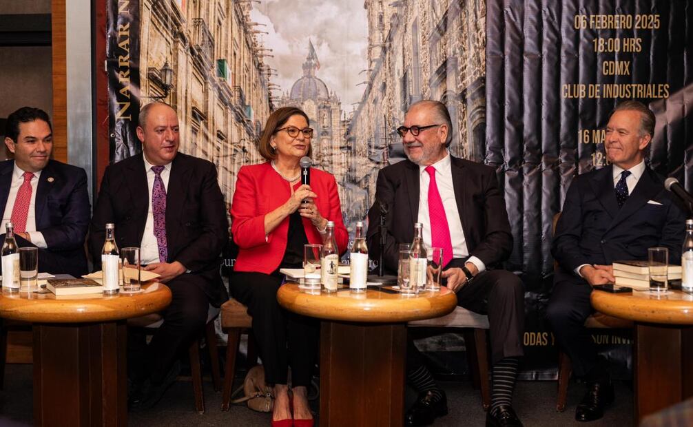 Presentación de libro Narrar nuestro tiempo. Diplomacia, Literatura y Periodismo, de Carlos Mora Álvarez. Foto Hugo Salvador/EL UNIVERSAL