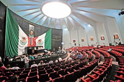 Congreso opaco y sumiso, acusan