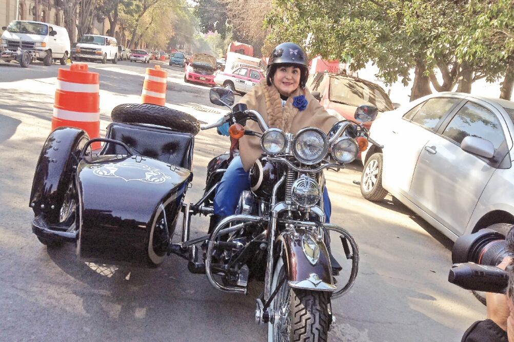 La actriz recorrió calles de la colonia San Rafael (CORTESÍA CARMEN SALINAS)