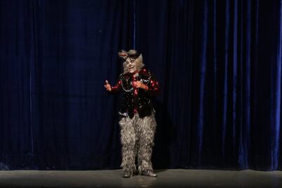 Se le baja la presión a Silvia Pinal y no sale al escenario en obra de Caperucita Roja