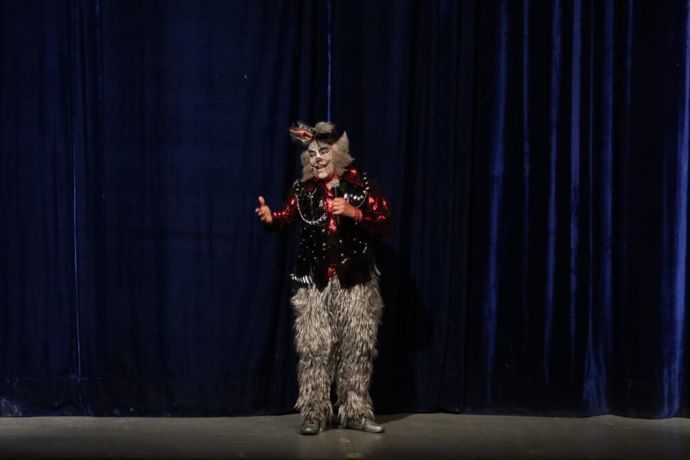 Se le baja la presión a Silvia Pinal y no sale al escenario en obra de Caperucita Roja