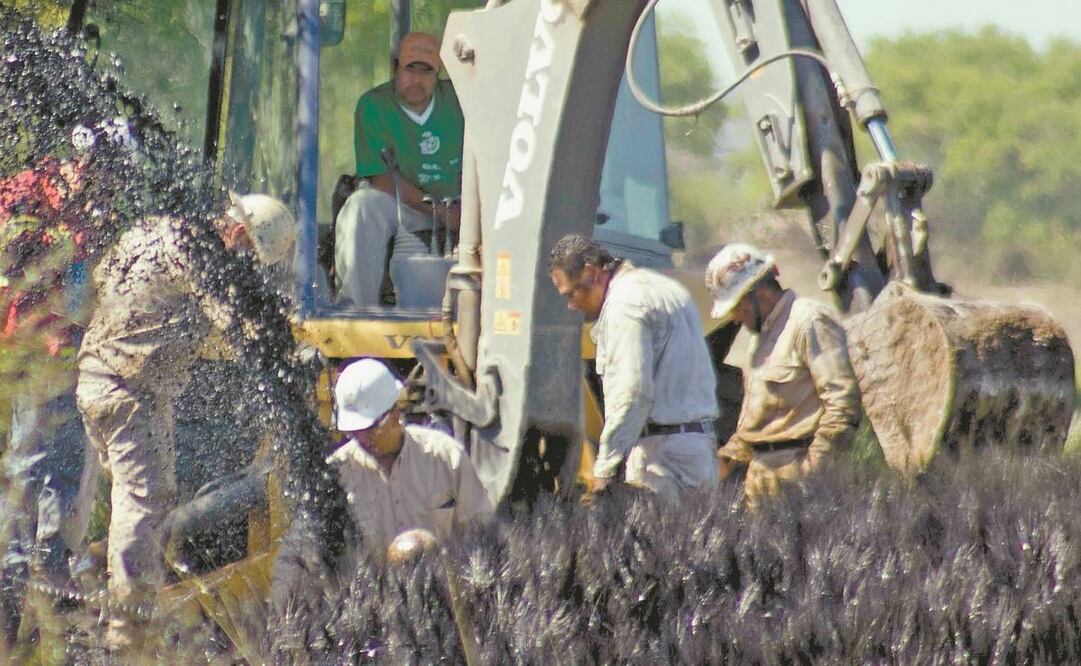 En los primeros cuatro meses de 2021, la delincuencia realizó 3 mil 759 perforaciones ilegales en ductos por donde se transportan petrolíferos. Foto: Archivo/ El Universal.