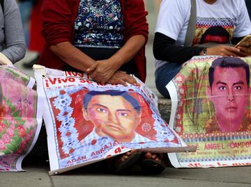 Ayotzinapa 10 años: Pide Amnistía Internacional a Sheinbaum garantizar una investigación profesional de los 43 normalistas desaparecidos