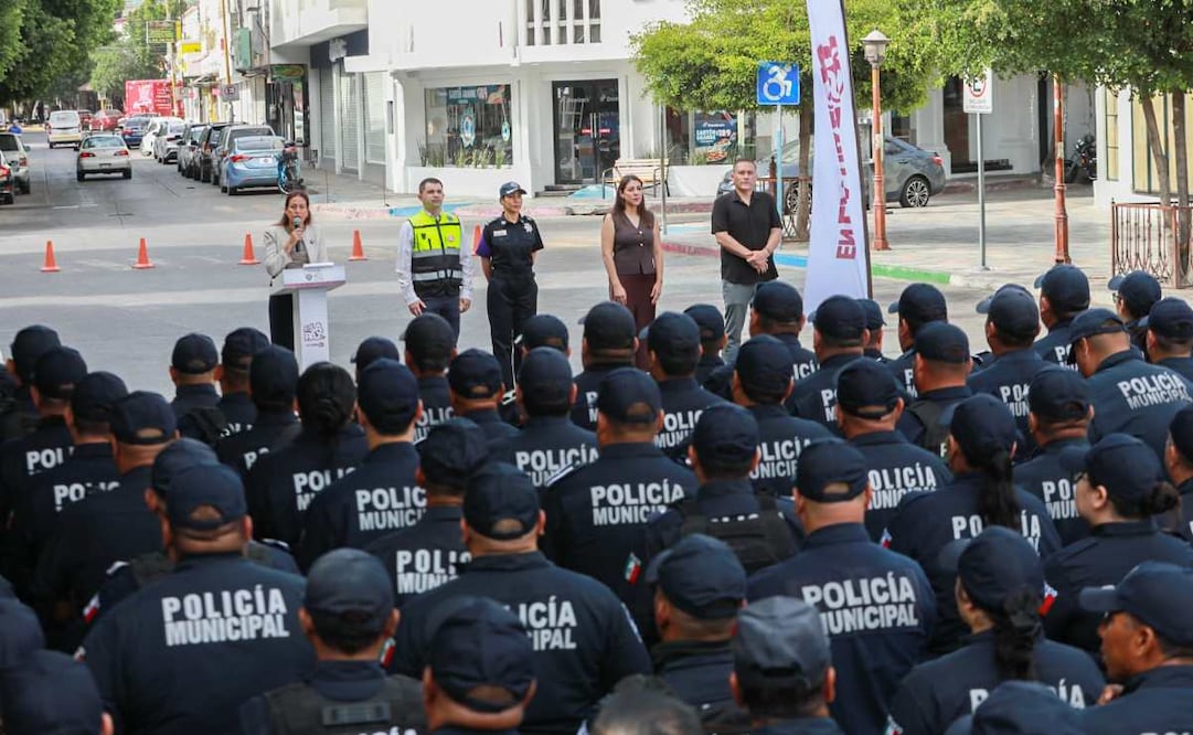 Milena Quiroga, alcaldesa de La Paz, reconoce a policías municipales / Foto: Redes Sociales