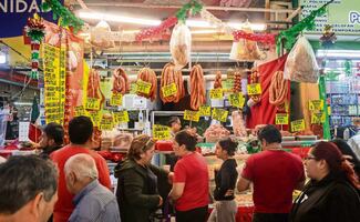 Inflación acelera a 3.42% en primera quincena de septiembre; jitomate y colegiaturas impulsan repunte, reporta Inegi