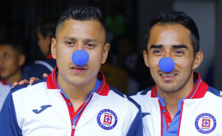 Afición de Cruz Azul revienta a comentarista que defendió al 'Cata' Domínguez y Rafael Baca