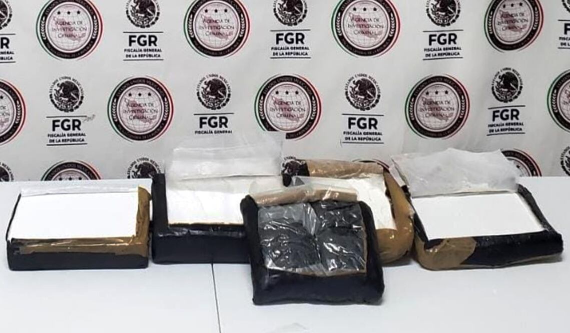 Elementos de la FGR detectaron paquetes escondidos con aproximadamente uno y cuatro kilogramos de probable heroína y fentanilo, respectivamente. Foto: archivo/EL UNIVERSAL