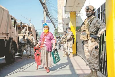 Ecuador extiende cuarentena; Chile alista reapertura