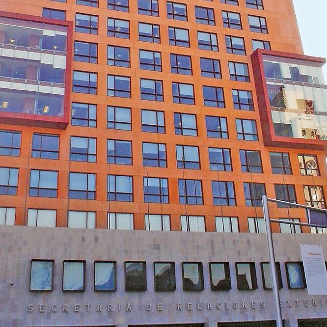 Diplomáticos se quejaron de que el reglamento de la SRE atenta contra el derecho a la libertad profesional. (ARCHIVO EL UNIVERSAL)