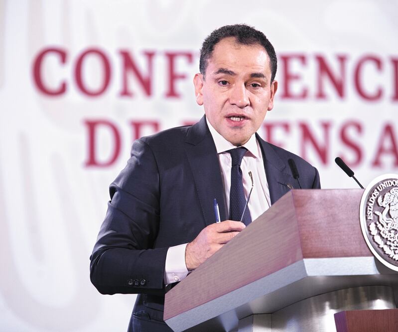 El titular de la SHCP dijo que la vacuna se apl icará primero a personal médico y a los más vulnerables. ARCHIVO EL UNIVERSAL