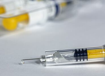 Pfizer y BioNTech alistan lanzamiento de vacuna combinada contra Covid y gripe