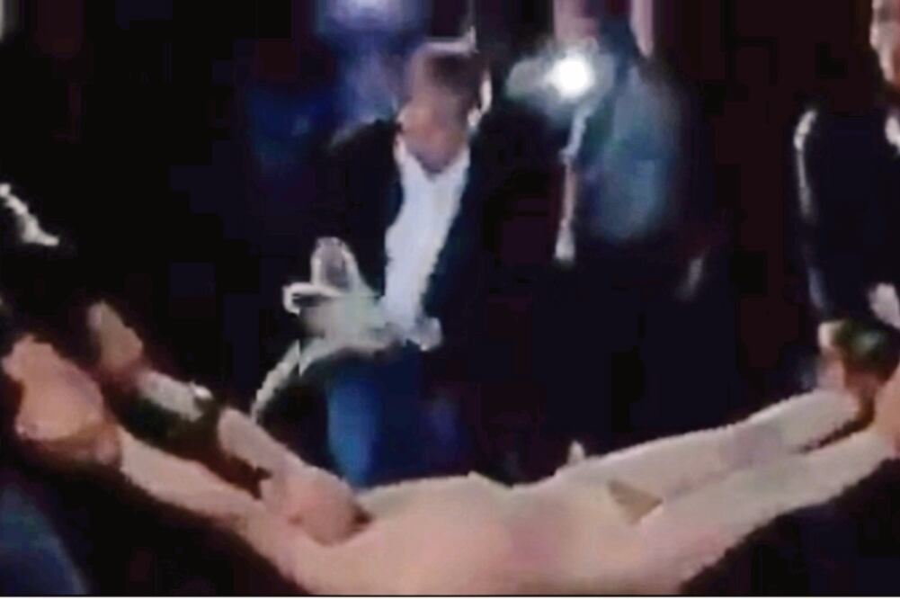 Evidencia. Autoridades de Derechos Humanos investigan el caso de la colonia Las Hormigas, luego de que una grabación del abuso circuló en redes (TOMADO DE YOUTUBE)