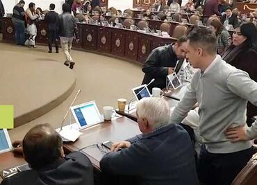 Tablets de diputados, caras y no funcionan