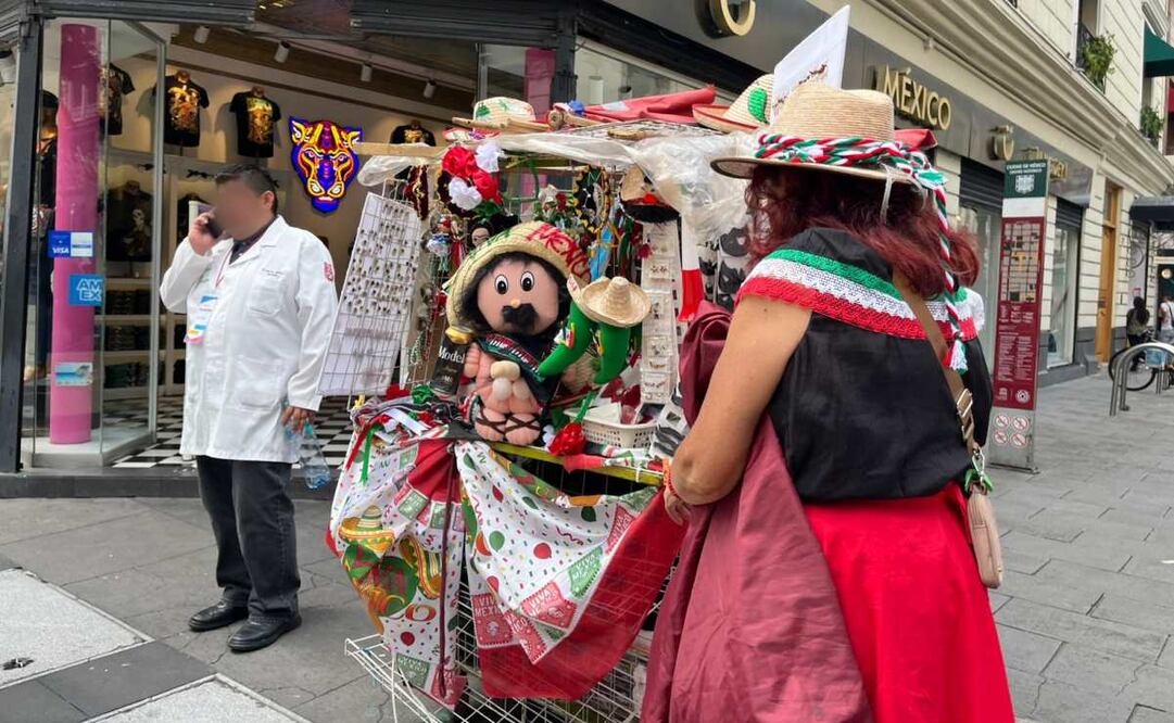 Inician ventas de artículos patrios en la alcaldía Cuauhtémoc; estaran hasta el próximo 16 de septiembre.
Foto: Rafael García