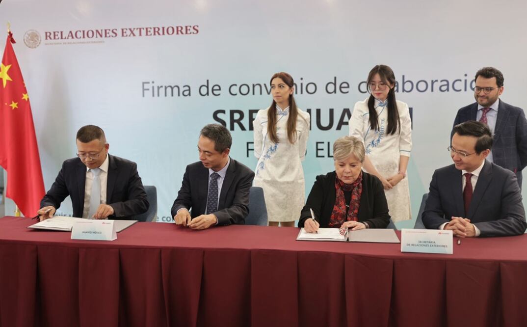 Alicia Bárcena, titular de la SRE, y Huawei firmaron un convenio estratégico que permitirá a las mujeres su integración en la economía digital. Foto: especial