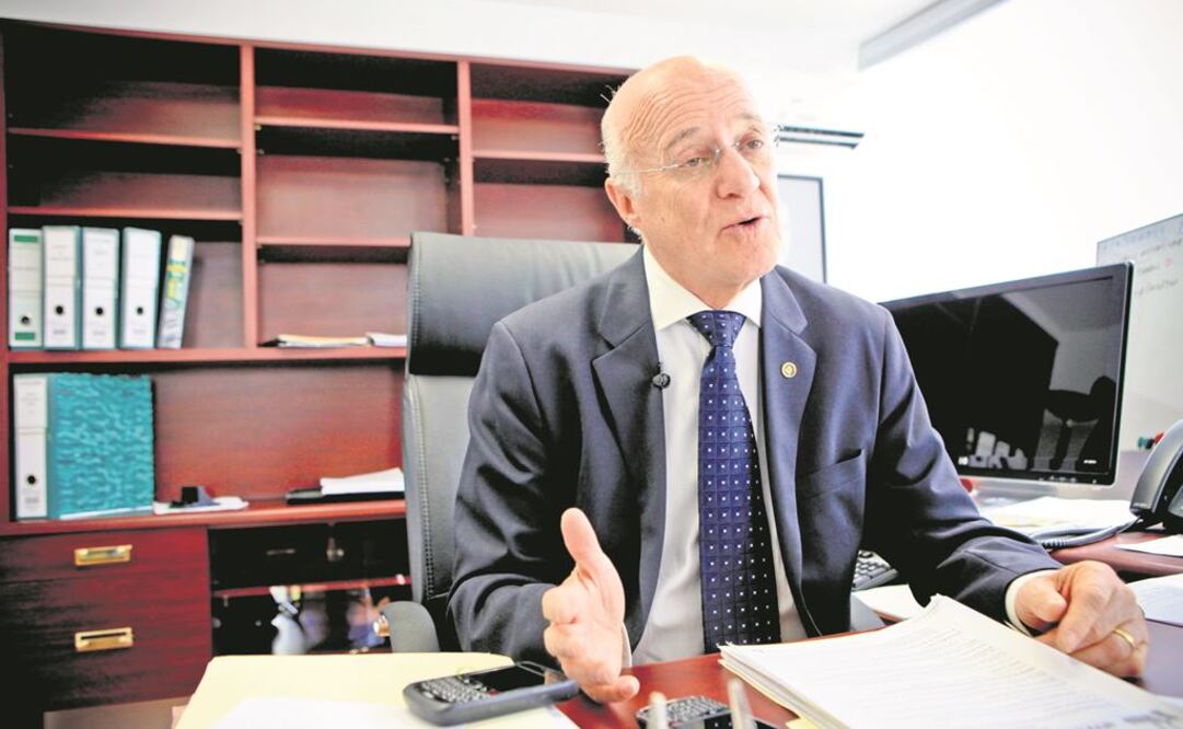 Meyer Klip niega renunciar por conflicto con Arne