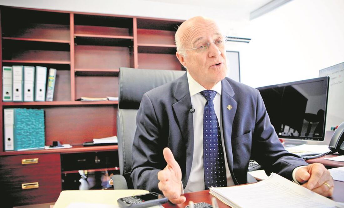 Meyer Klip niega renunciar por conflicto con Arne