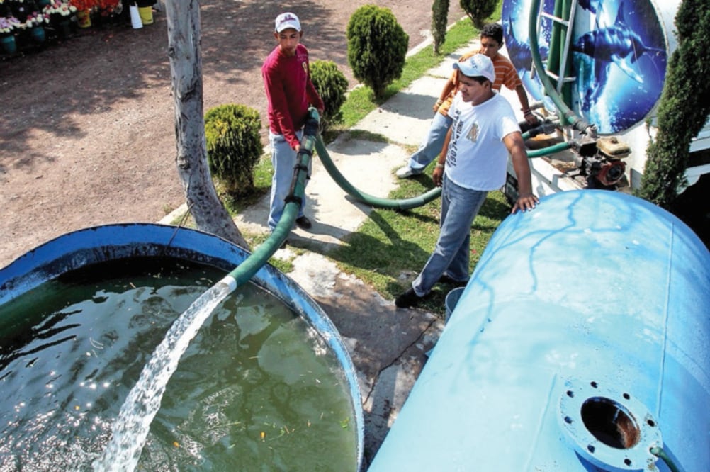 Las autoridades del Estado de México advirtieron que un millón 250 mil habitantes resultarán afectados por la disminución del caudal y pidieron a la población tomar precauciones (EMILIO FERNÁNDEZ. EL UNIVERSAL)