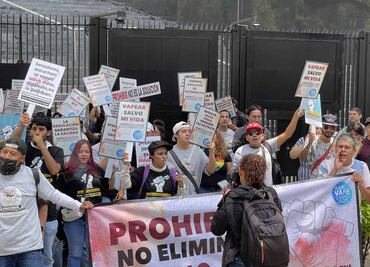 Protestan con mariachis en el Senado contra prohibición de vapeadores; advierten mercado negro del crimen organizado