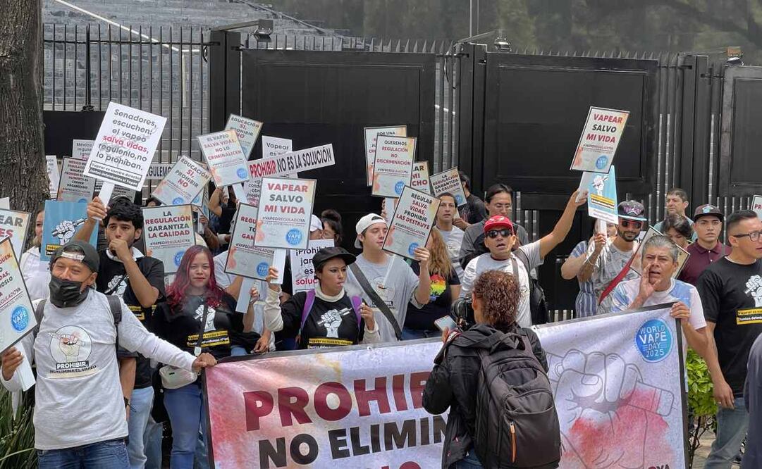 Manifestantes pidieron un marco legal que regule la distribución y venta de los cigarros electrónicos y vaporizadores (04/06/2025) (Imagen Ilustrativa). Foto: X @mexmvap