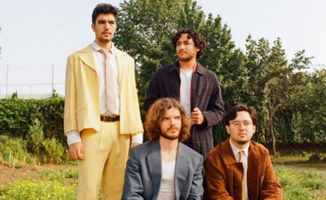 Mateo Cuarón, el que viste en color gris, es uno de los vocalistas de Laila Índigo.