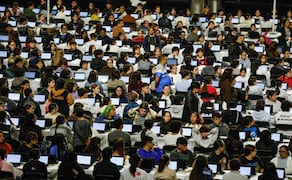 Examen de control presencial de la UNAM  en el Palacio de los Deportes. Foto: Diego Simón / EL UNIVERSAL