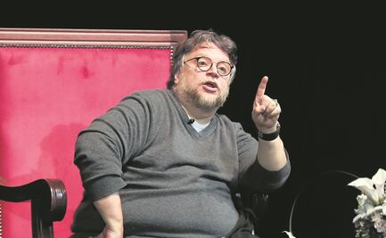 Guillermo del Toro pelea con cerveza por usar su imagen sin autorización